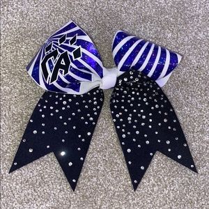 Cheer athletics comp bow